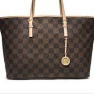 COPY - Michael Kors jet set XL tote